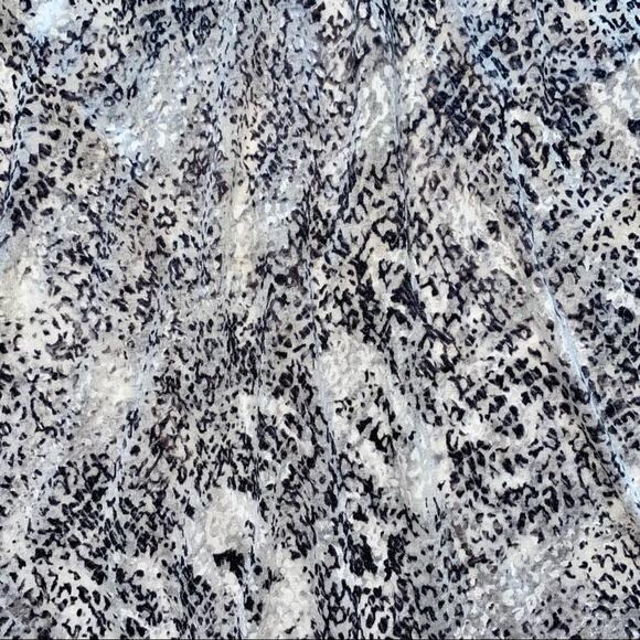 BCBGMaxAzria Sheer Speckled Burnout Short Sleeve Tee Size Small - Picture 5 of 11